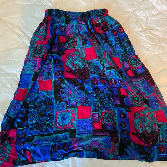 Vintage 80s style knee-length midi skirt - Picture 2 of 3